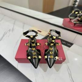 Picture of Valentino Shoes _SKUValentinosz35-40LL070620137